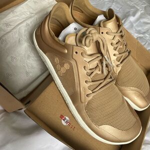 Vivobarefoot womens Sz 39rose gold